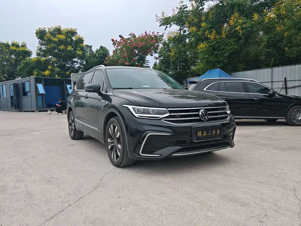 Volkswagen Tiguan L — фото 3