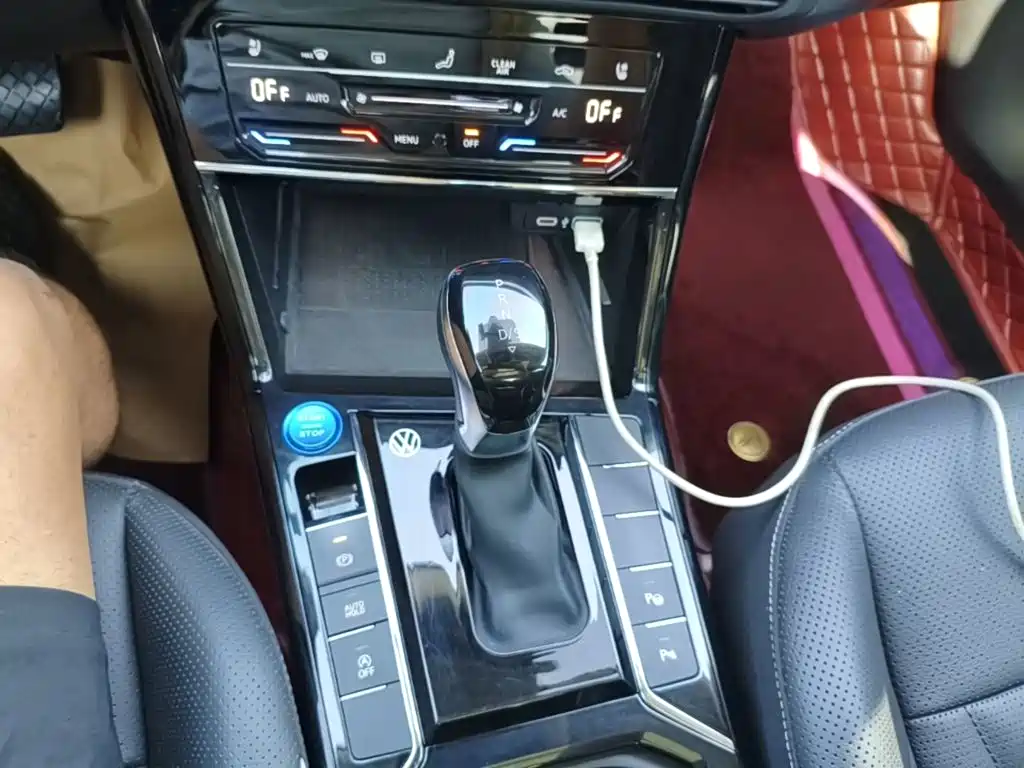 Volkswagen Passat — фото 14