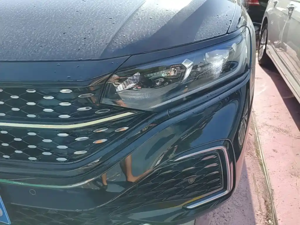 Volkswagen Passat — фото 24