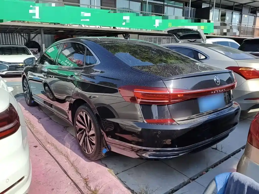 Volkswagen Passat — фото 5