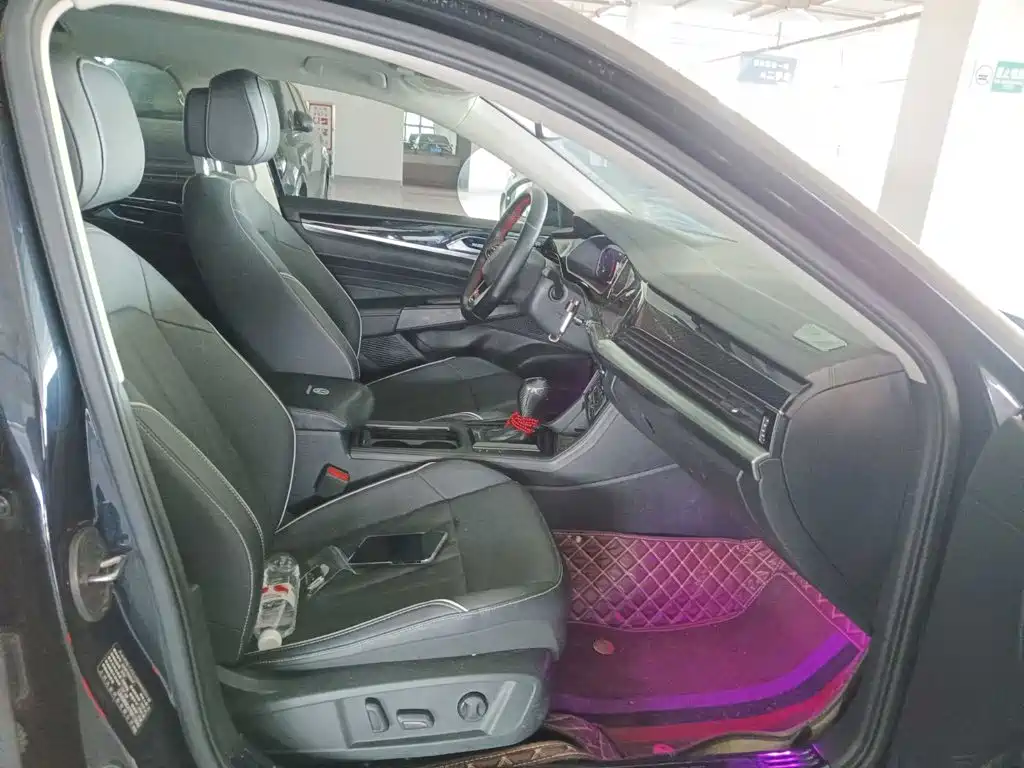 Volkswagen Passat — фото 11