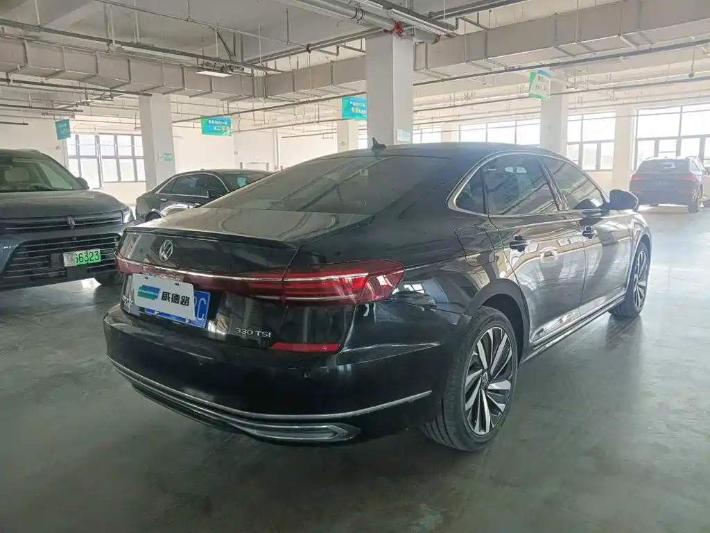 Volkswagen Passat — фото 6