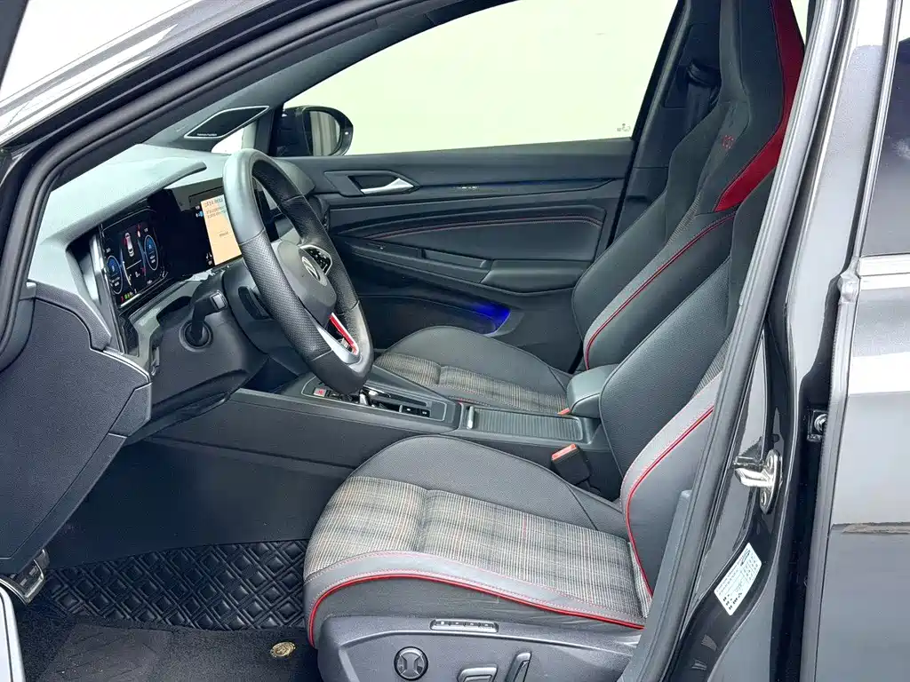 Volkswagen Golf GTI — фото 3
