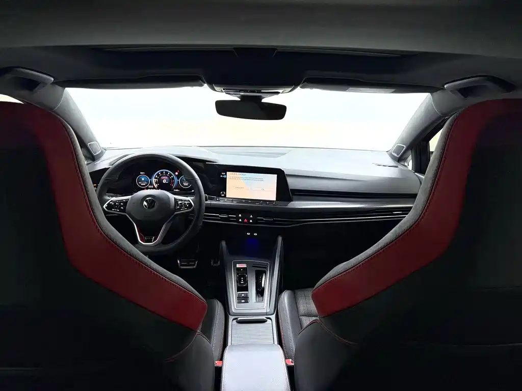Volkswagen Golf GTI — фото 6
