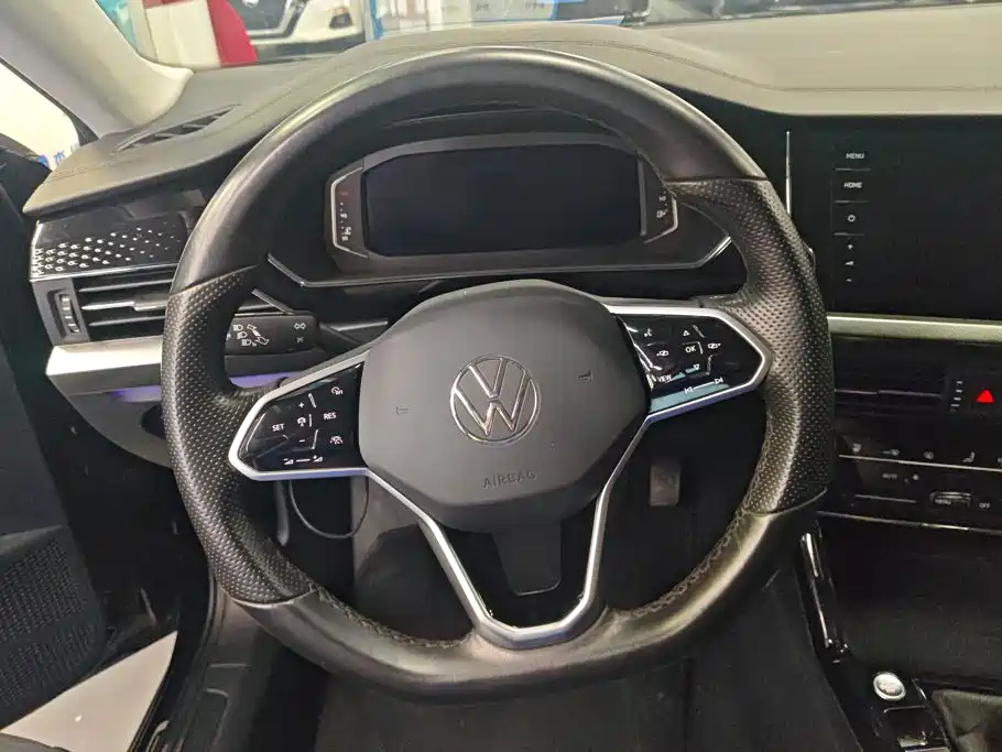 Volkswagen Passat — фото 15