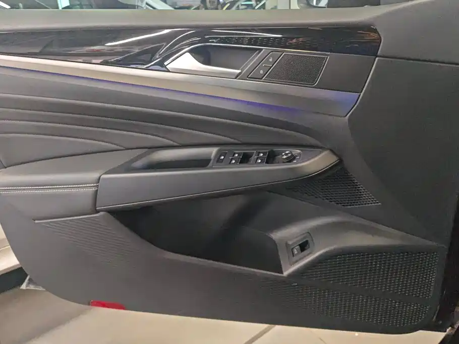 Volkswagen Passat — фото 7