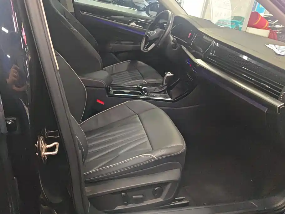 Volkswagen Passat — фото 8