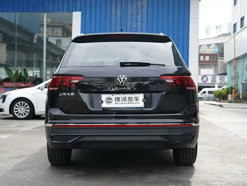 Volkswagen Tiguan L — фото 5
