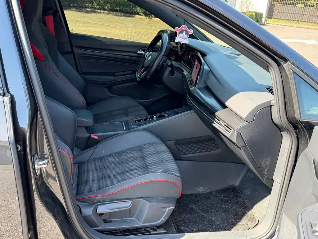 Volkswagen Golf GTI — фото 18