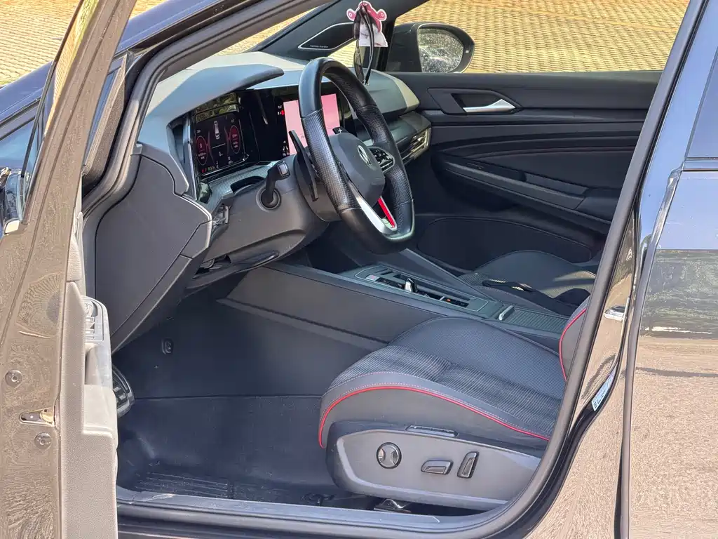Volkswagen Golf GTI — фото 19