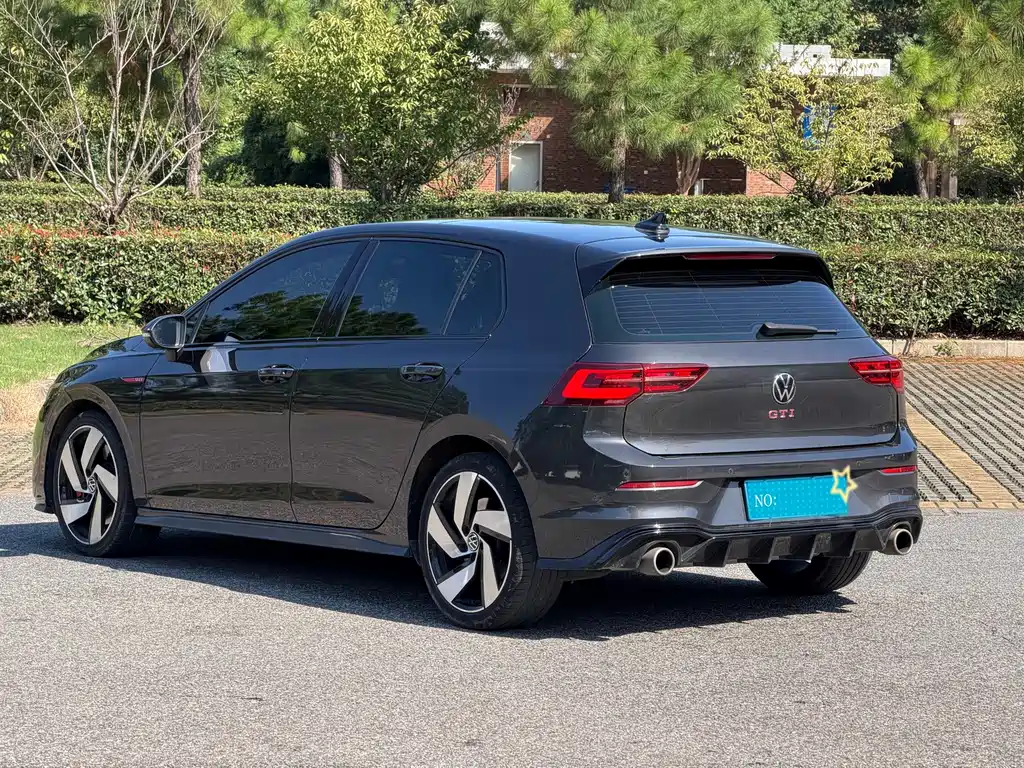 Volkswagen Golf GTI — фото 6