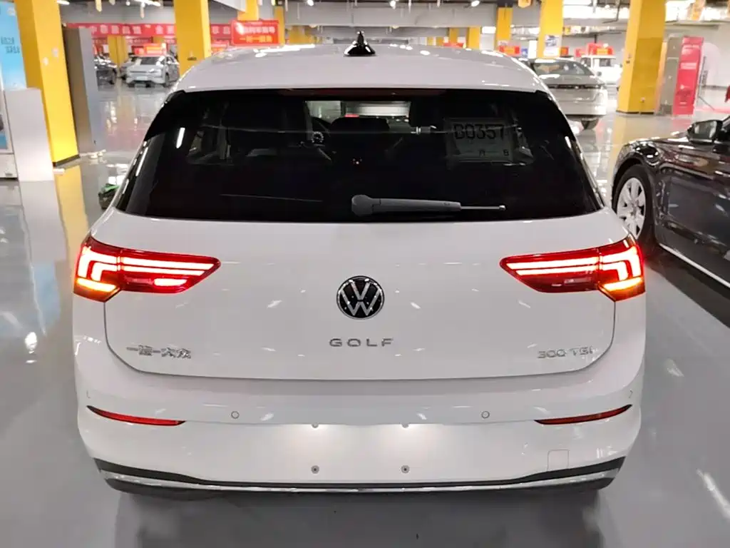 Volkswagen Golf — фото 6