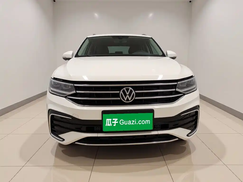Volkswagen Tiguan L — фото 2