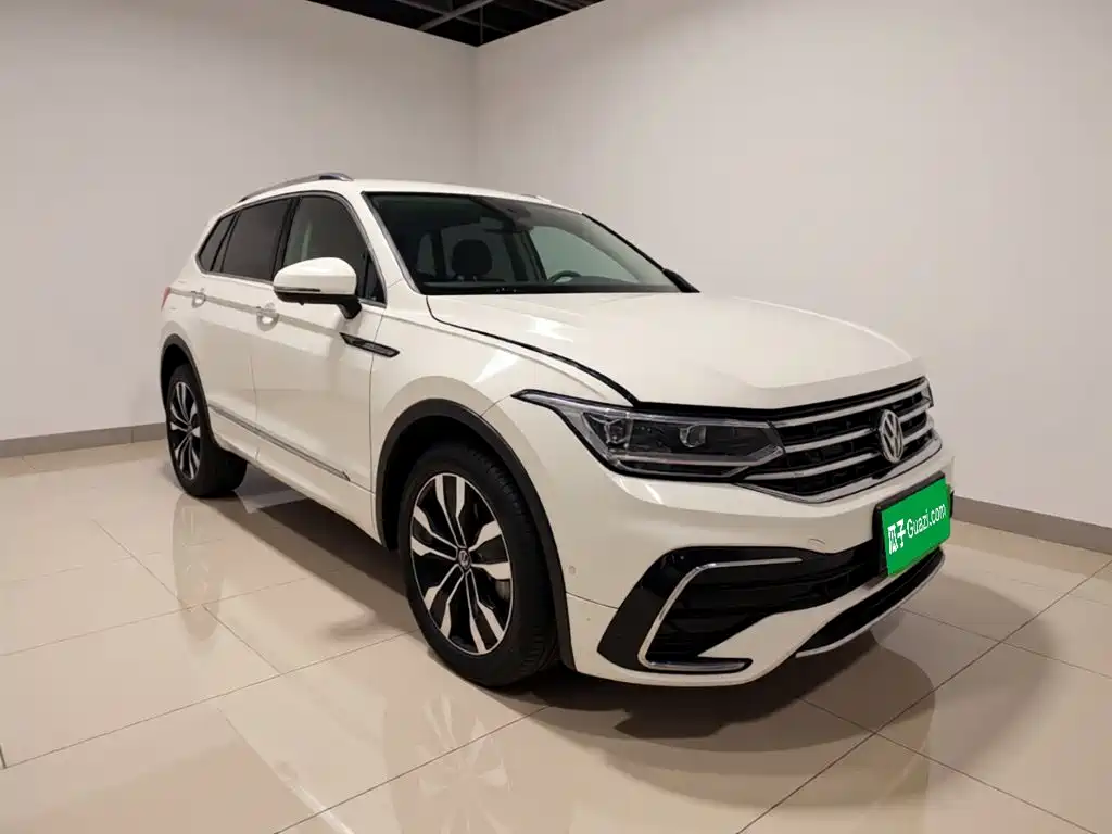 Volkswagen Tiguan L — фото 3