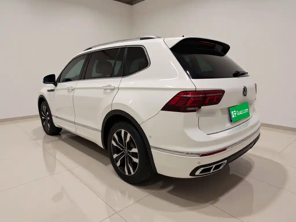 Volkswagen Tiguan L — фото 4