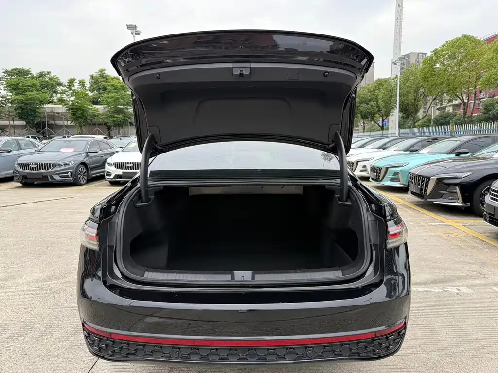Volkswagen Passat — фото 8