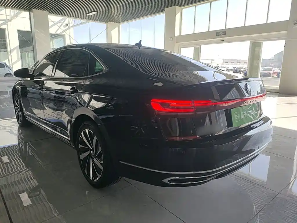 Volkswagen Passat — фото 5