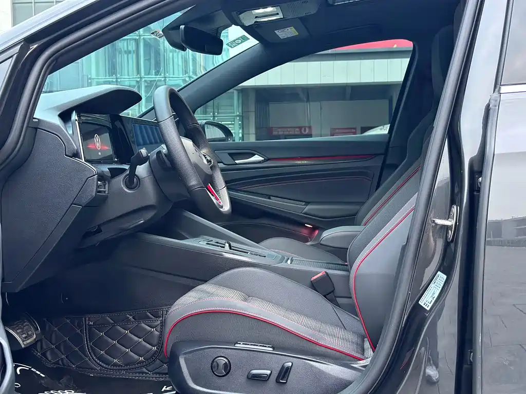 Volkswagen Golf GTI — фото 3