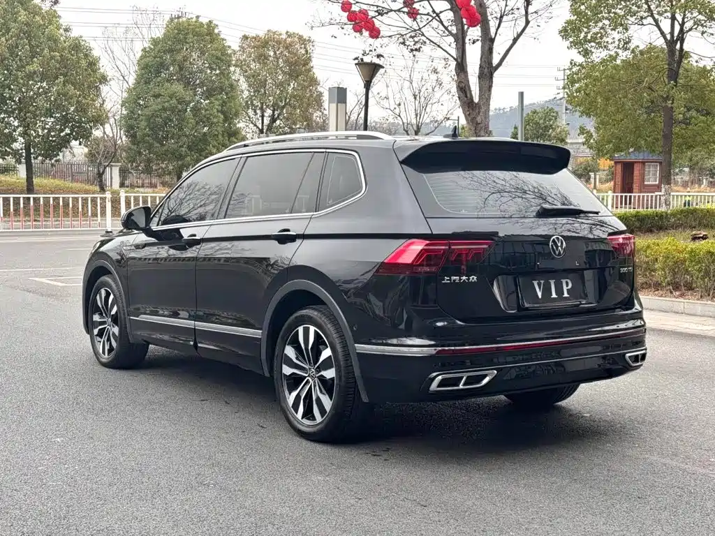 Volkswagen Tiguan L — фото 4