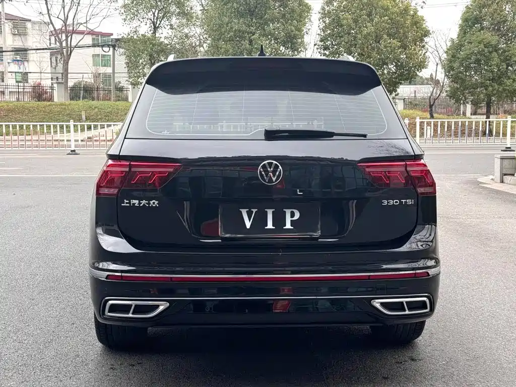 Volkswagen Tiguan L — фото 6