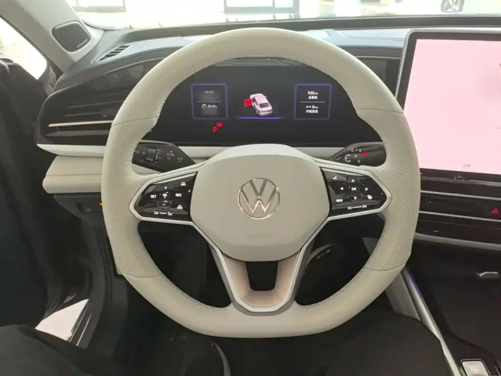 Volkswagen Passat — фото 11
