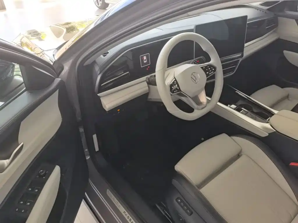 Volkswagen Passat — фото 16