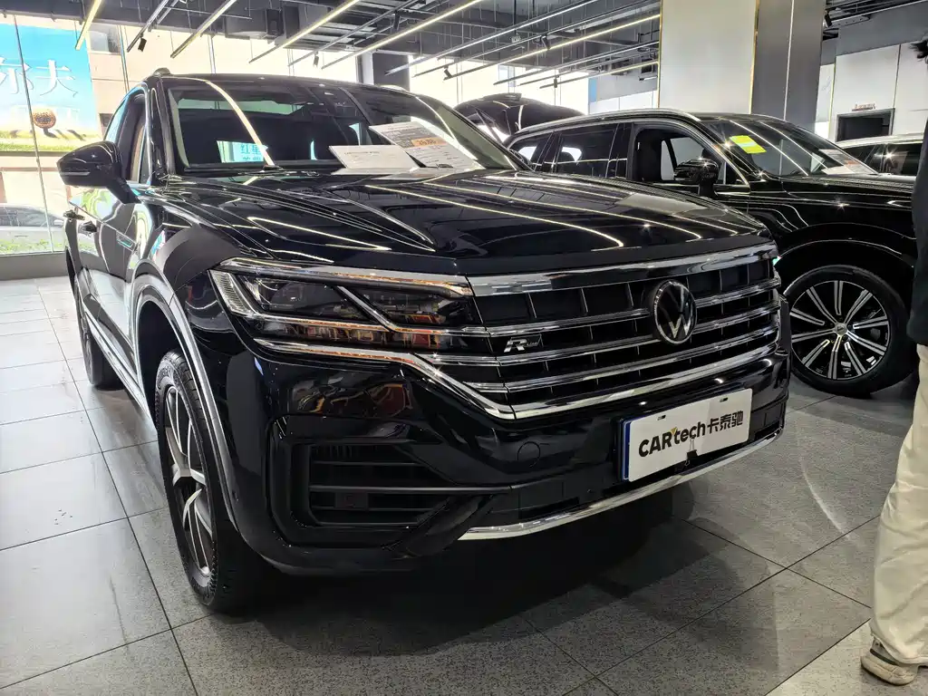 Volkswagen Touareg — фото 2
