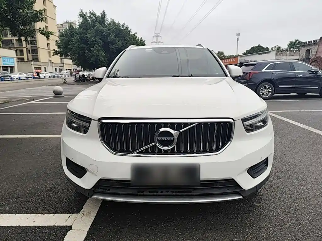 Volvo XC40 — фото 3