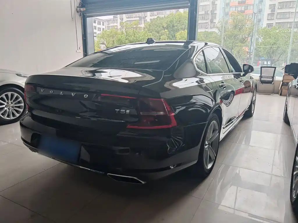 Volvo S90 — фото 11