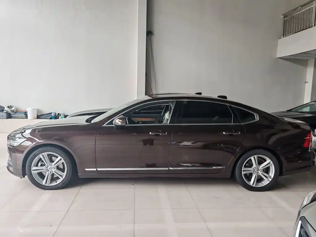Volvo S90 — фото 8