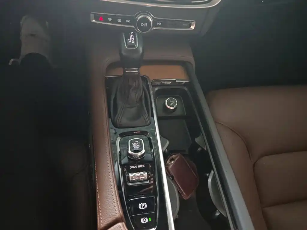 Volvo S90 — фото 9