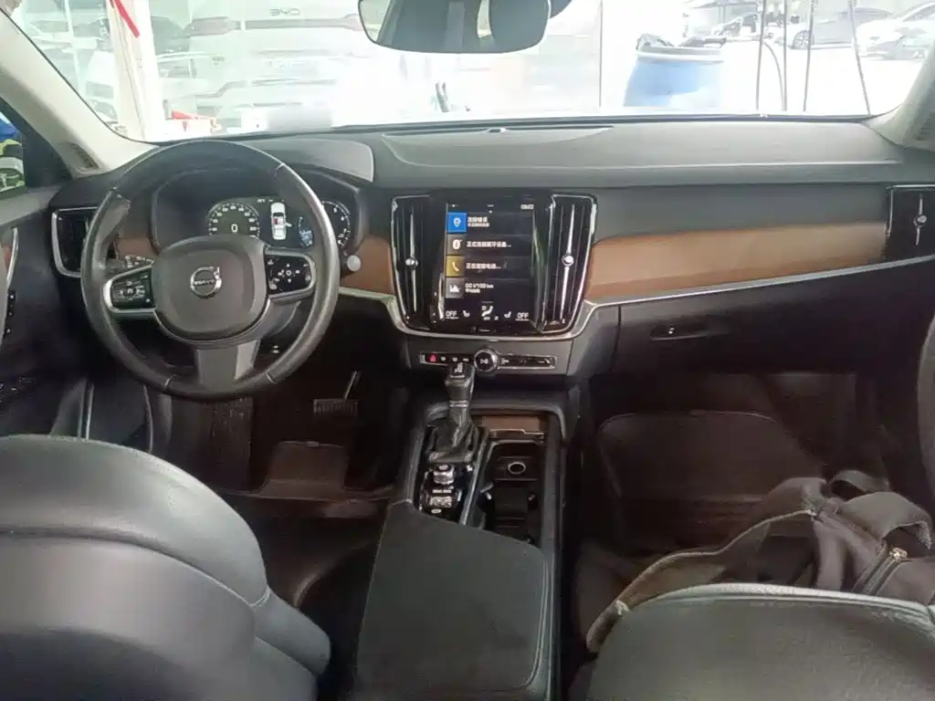Volvo S90 — фото 10