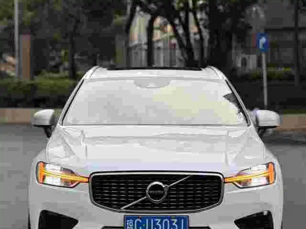 Volvo XC60 — фото 2