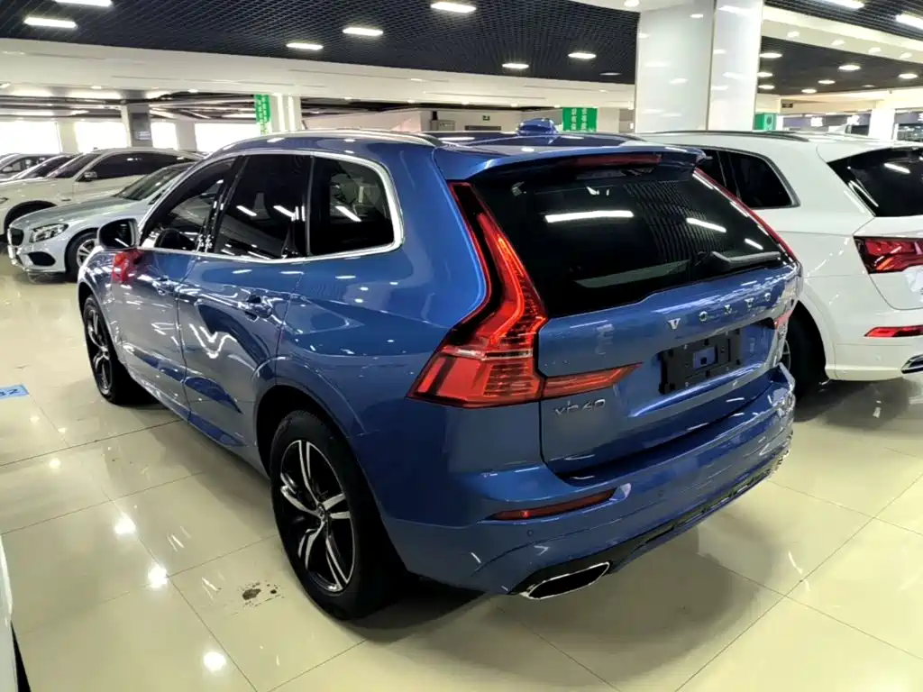 Volvo XC60 — фото 5