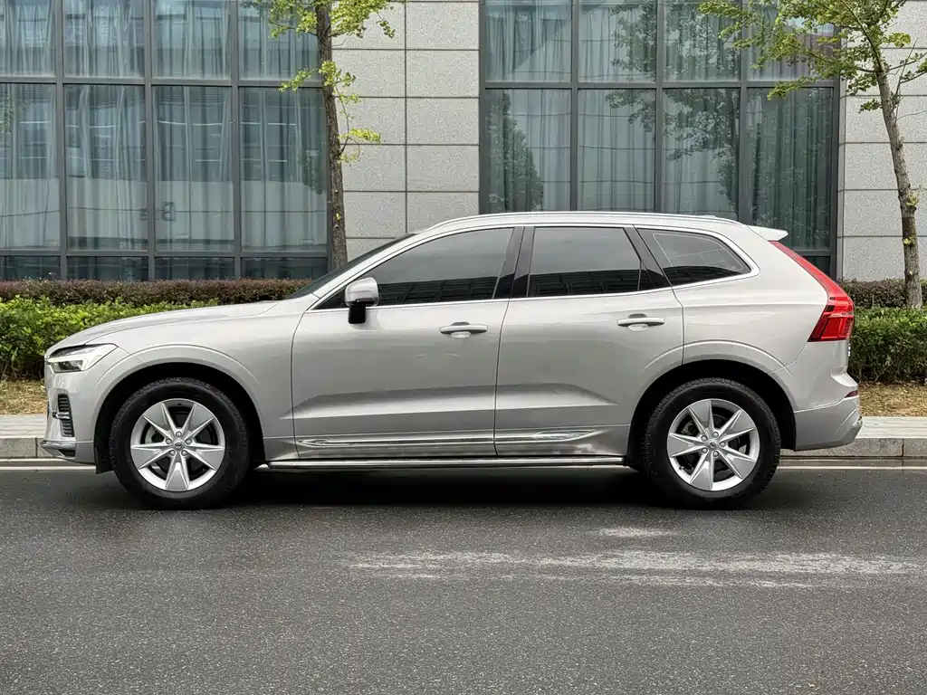 Volvo XC60 — фото 4