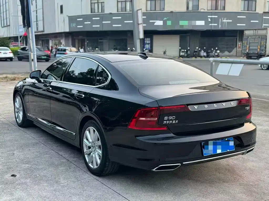Volvo S90 — фото 3