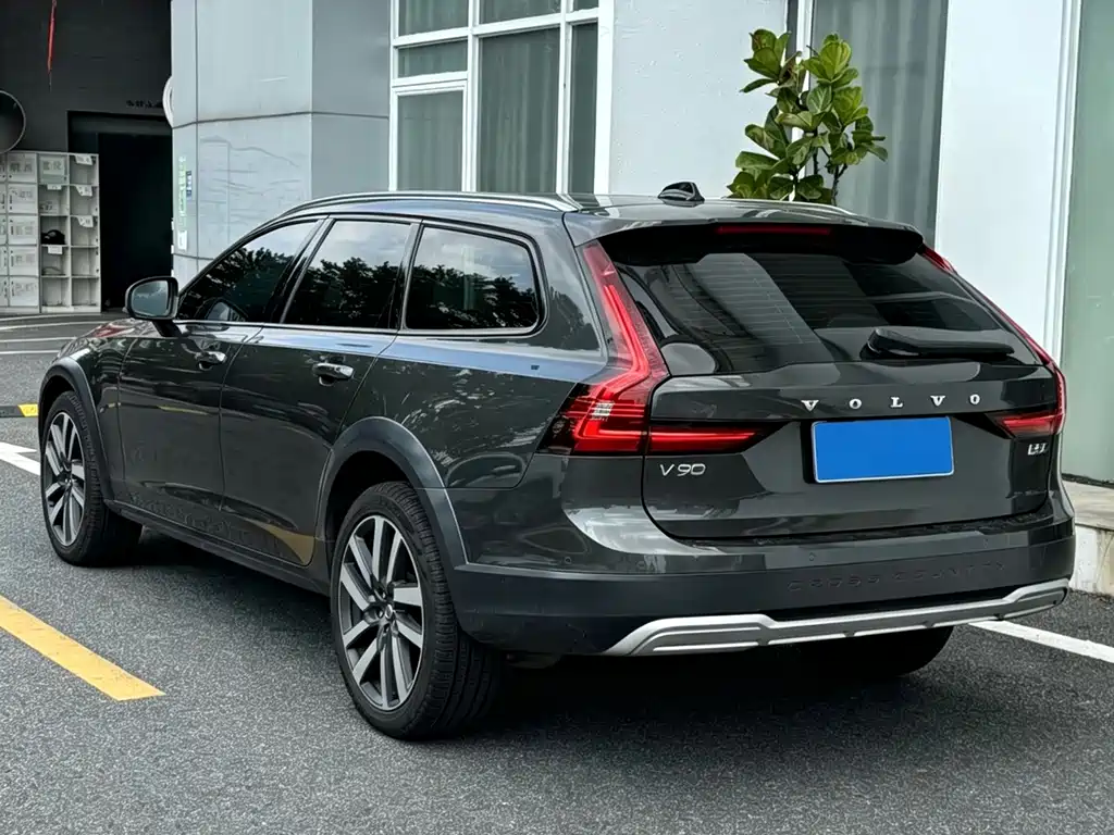 Volvo V90 — фото 24