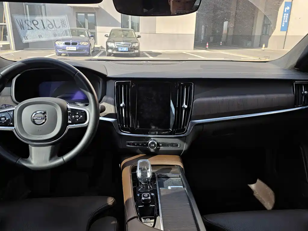 Volvo S90 — фото 9