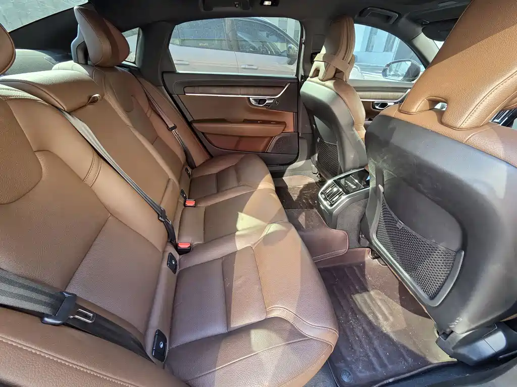 Volvo S90 — фото 10