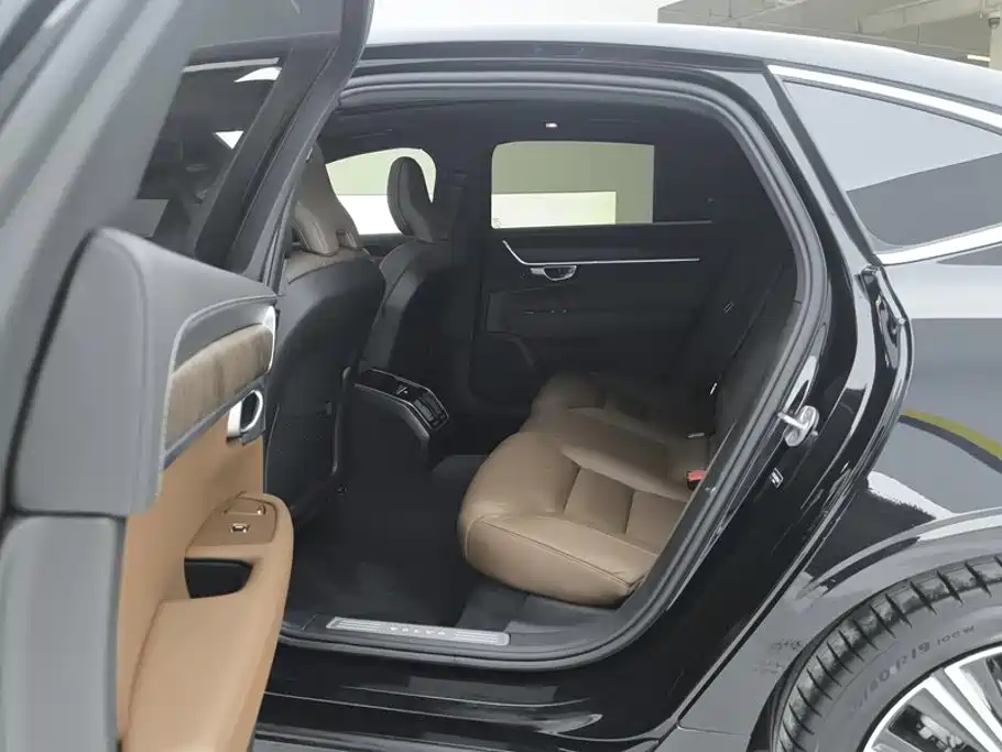 Volvo S90 — фото 11