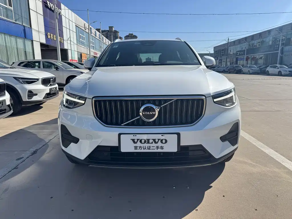 Volvo XC40 — фото 2