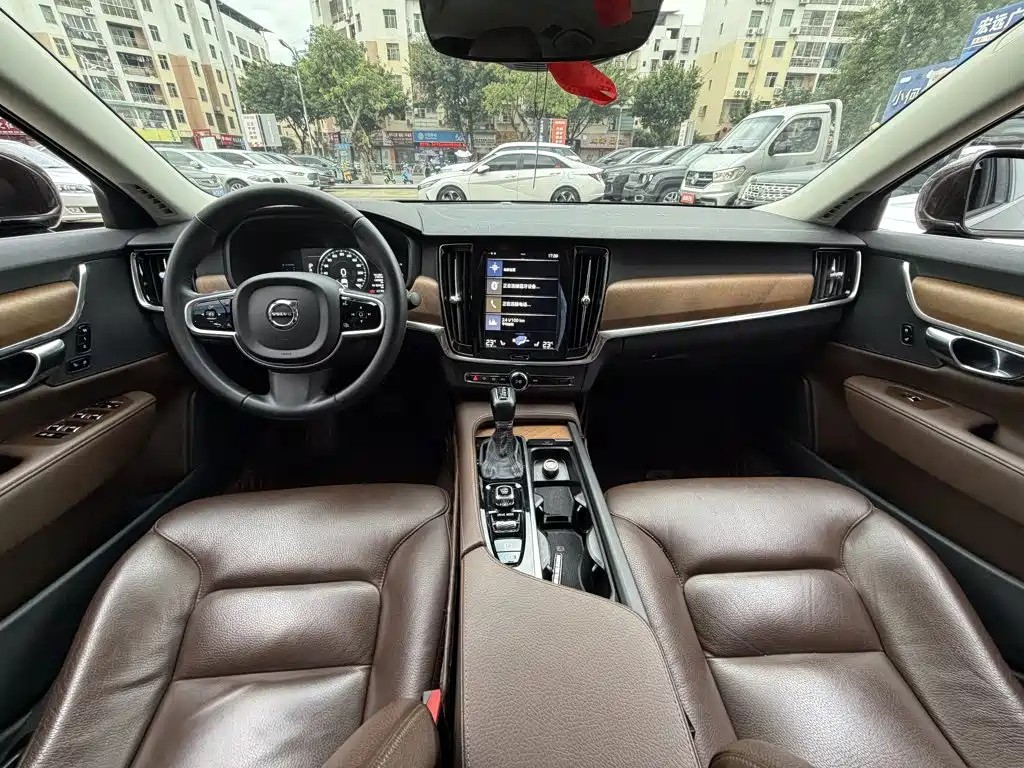 Volvo S90 — фото 11