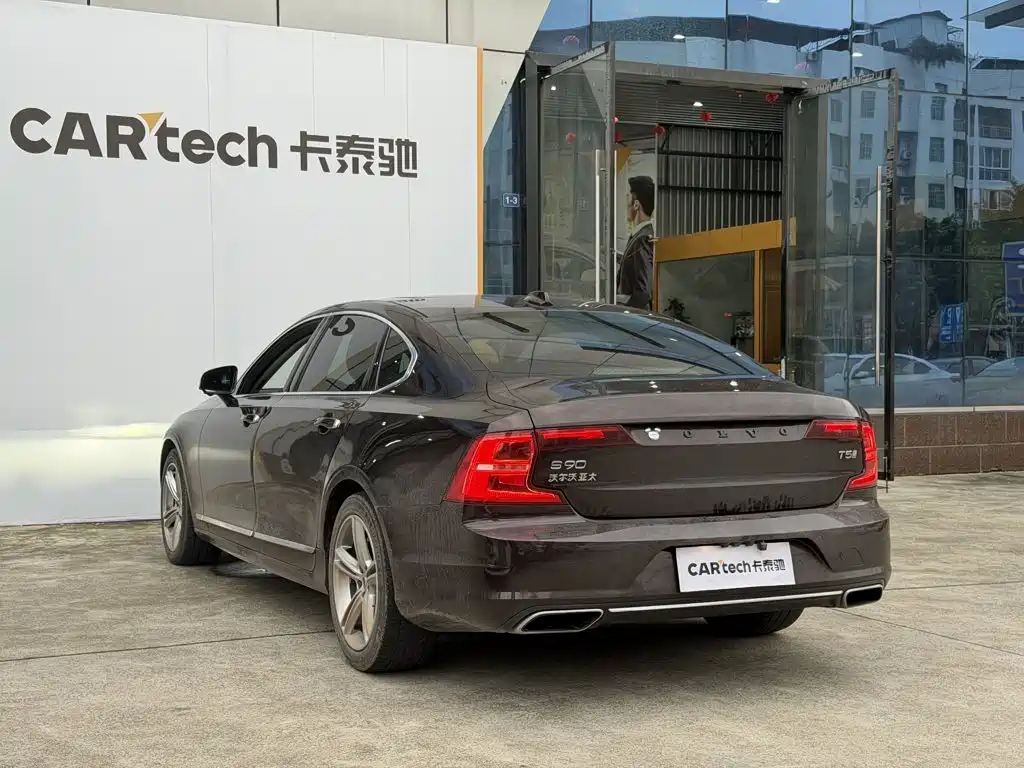 Volvo S90 — фото 14