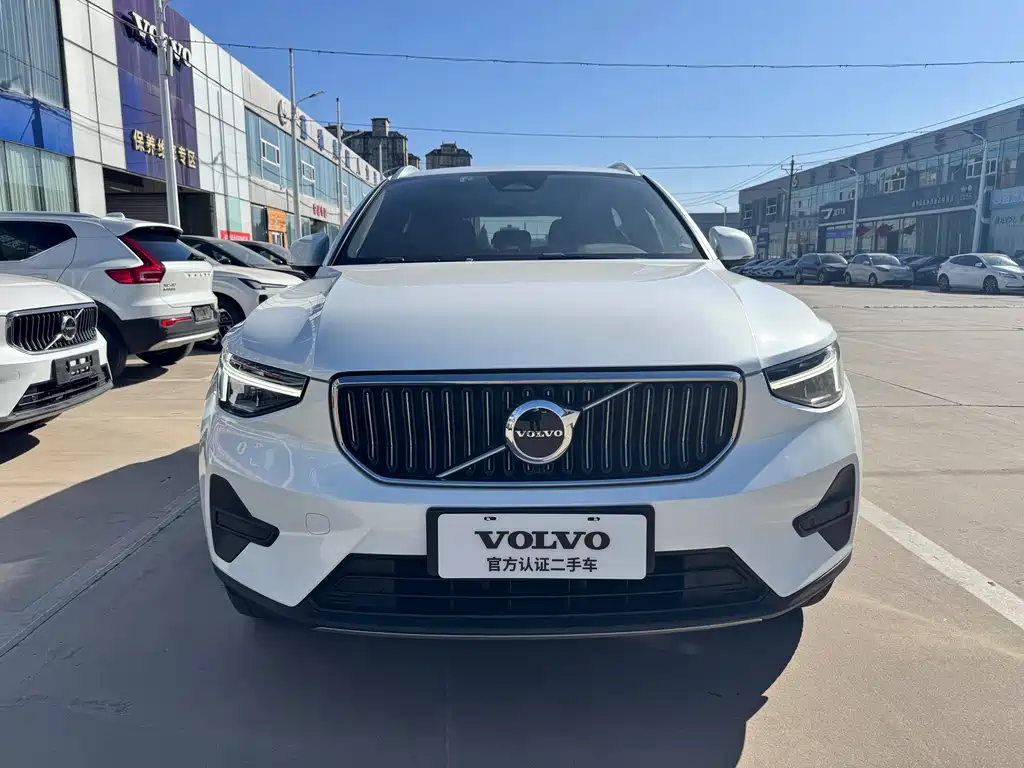 Volvo XC40 — фото 2