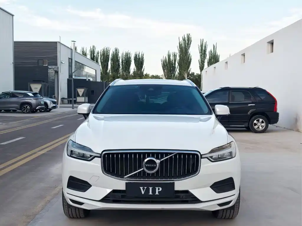 Volvo XC60 — фото 5