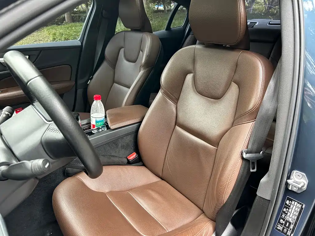 Volvo S60 — фото 10
