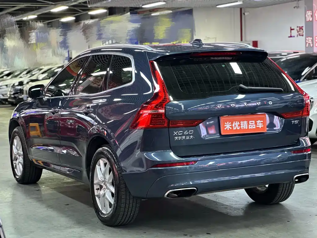 Volvo XC60 — фото 6