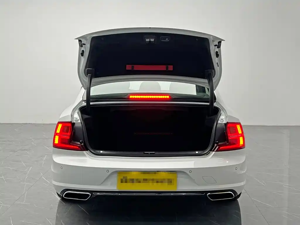 Volvo S90 — фото 11