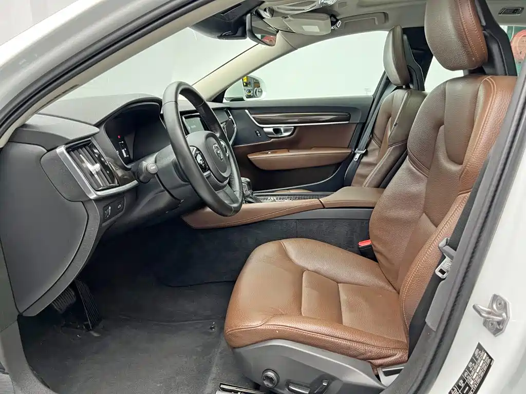 Volvo S90 — фото 15