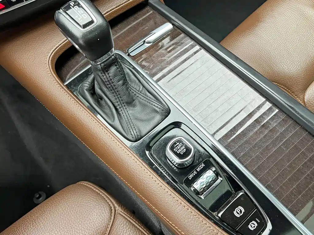 Volvo S90 — фото 18